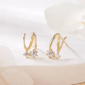 갤러리아 [비앤비골드] 18K 큐빅 웨이브 꼬임링 침귀걸이 한쌍 MNE42509