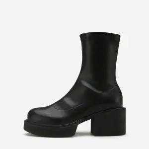 솔트앤초콜릿 카리나 라운드 토 가보시 스판 앵클부츠 412246021 6.5cm1color 341376