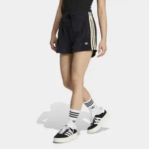 [아디다스오리지널스](본점)[여성] 탄력적인 전체 허리밴드인 테리 타월 파이어버드 루즈핏 쇼츠(KD1398)