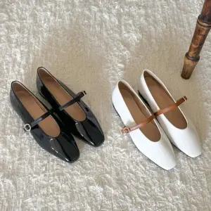 CCS7F18여성 에나멜 스퀘어토 메리제인 플랫 신발