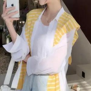 여성 페이크 숄 가디건 봄가을 스트라이프 니트 어깨 스카프 코디 활용 만점