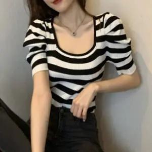 니트 데이트룩 퍼프소매 여자반팔티 반팔 여성반팔티 이너반팔티 여성반팔티 여름반팔티 여자반팔티