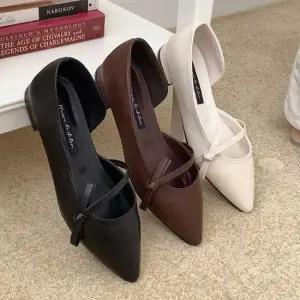 뾰족슬림앞코 사선리본스트랩 데일리 플랫슈즈 플렛슈즈 메리제인슈즈 리본플랫