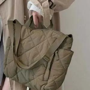 퀼팅 여자 토트 백 패딩 겨울 토트 백 데일리 여성