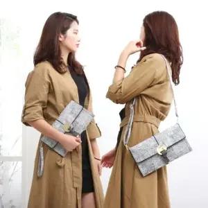 심플한 여성 금장식 포인트 스퀘어 클러치 백 가방