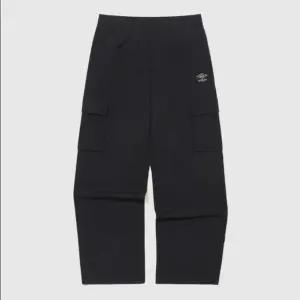 클래식 와이드 조거 2WAY 카고 팬츠 / BLACK UR121CPT31