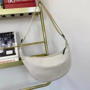 여자 미니크로스백 천가방 산책 가벼운 중학생 고등학생 여중생 여고생 여자여행크로스백