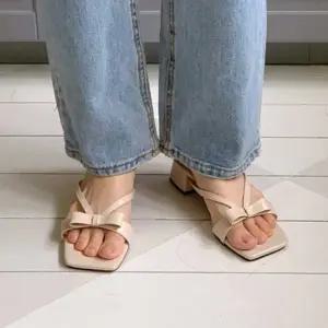 여자 데이트 여름 청바지 코디 리본 스트랩 샌들 뮬 여성스틸레토힐