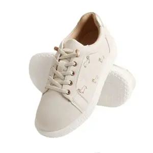 클래식한 트렌드 데일리 스니커즈 패션운동화 스타일