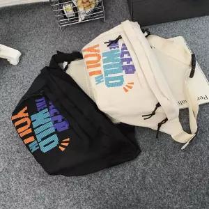 컬러 영문레터링 스포츠 슬링백 남여공용 아웃도어옆으로매는가방 어깨 크로스 남자휴대폰 미니 태블릿 USB