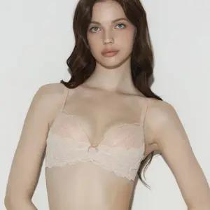 에블린 MbyE 로맨티크 노와이어_샌드베이지 EBBREA3H3QEIC