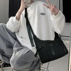 [하프클럽/]남성 대학생 스타일 회사원스타일 에센셜 스트랩버클 멀티 캐주