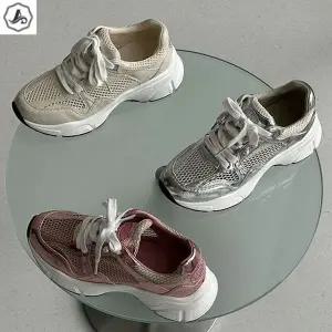 [애슬릿] 키높이 스니커즈 메탈릭 메쉬 레이스업 굽높은 단화 6cm