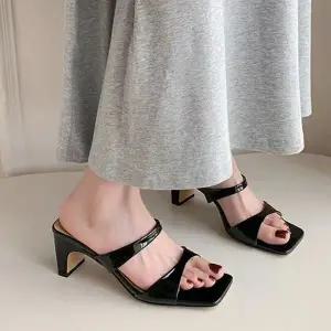 [하프클럽/] 베이직 에나멜 스퀘어 샌들힐 0224