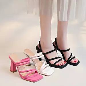[하프클럽/] 스퀘어 멀티스트랩 미들 샌들힐 0308