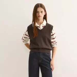 [롯데백화점]시스티나 모던 브이넥 니트 베스트 ASKVTP31010