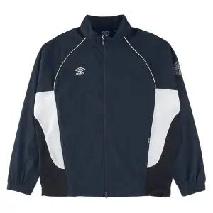 [엄브로] PTR 워밍업 스탠넥 자켓 UQ121SJK21 DVY0