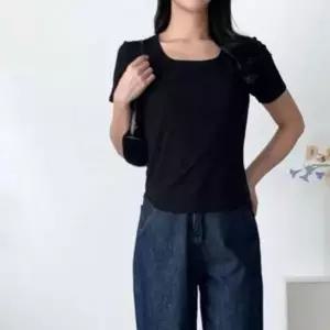 여자 스퀘어넥 슬림핏 절개 반팔 티셔츠 여름 무지 티셔츠 라운드