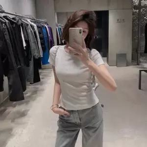 (기본옵션 기본옵션)라운드넥 슬림핏 포인트 반팔티 여성 여름 큐빅 골지 티셔츠