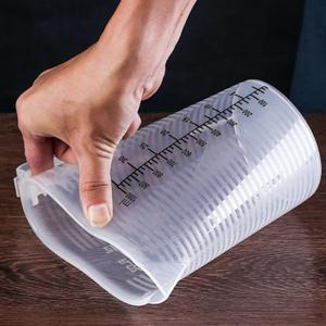 검정색 플라스틱 측정 컵 100/250/500 ml 뚜껑 포함 물 주전자 액체 용기 투명 베이킹 주방 액세서리