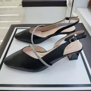 [에스콰이아][행복한백화점][에스콰이아]여성 양가죽 5센치 반짝이 줄장식 뒤트임샌달  PFEMST584