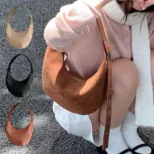 [다잇템]여자 데일리 오피스룩 활용 만점 스웨이드 조각달 숄더백