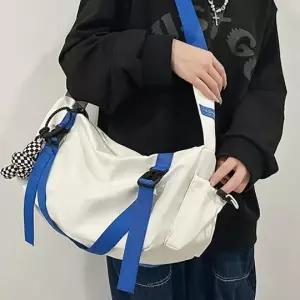 D 남녀공용 메신저백 대학생 크로스백 옆으로 매는 가방 커플 캐주얼 백