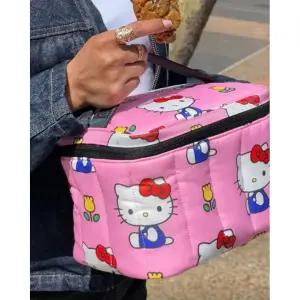 BAGGU 퍼피 런치백 헬로키티 핑크