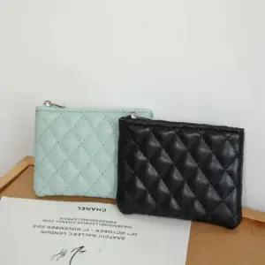 다이아몬드 엠보싱패턴 포인트 깔끔한디자인 동전지갑 여학생지갑 20대여자지갑