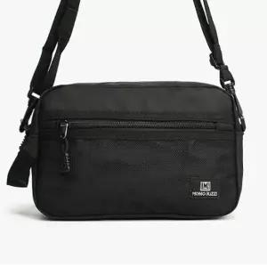 데일리 남성 크로스백 여행 검정 핸드백 보조 숄더백 미니크로스백