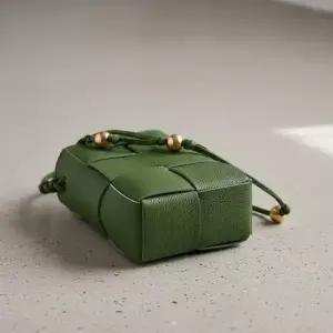 보테가베네타 MUST IT_여성 인트레치아토 카세트 미니714605 VCP13 3141