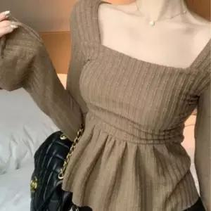 여성 스퀘어넥 쇄골 라인 긴팔티 허리 셔링 패션 1P 데이트 티셔츠 캐주얼