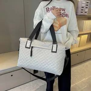 다이아 퀄팅 디자인 여성 운동 스포츠 보스턴백