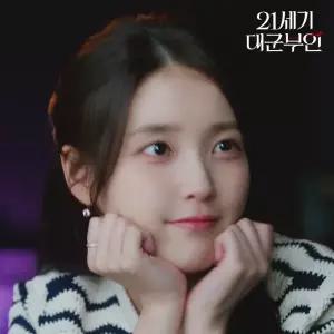 [아이유 PICK] 제이에스티나 Pinkmond 귀걸이 (JJJBEQ0BF102SR000)