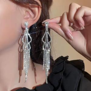 제이혜리 여성용 발레 웨이브 롱 드롭 귀걸이 나바코리아 한복대회 미스코리아 벨리댄스 대회용 무대용