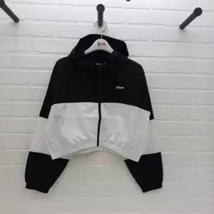 [소이]스트릿 쿨 스판 크롭  후드 점퍼(24M0151 BK)_CJ