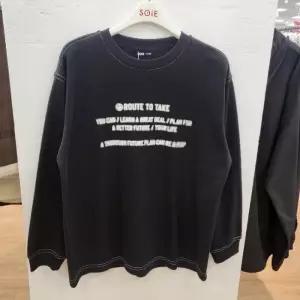 소이 HC22 배색 스티치 라운드티 남아 봄가을용 블랙 박스핏 스티치 라운드 티셔츠  2