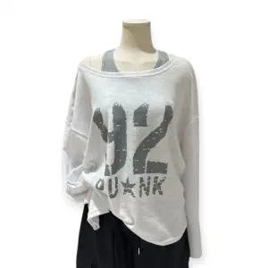 [롯데백화점]트위 와이드넥 그래픽 긴팔티 TOCBFST009