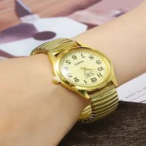 노인 큰숫자 여성용 선물 저소음 할아버지 아날로그 어르신 할머니 손목시계 블랙실버