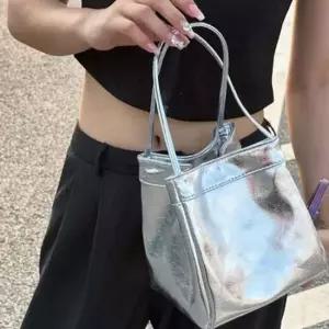 데일리 토트 핸드백 실버 백 가벼운 여성