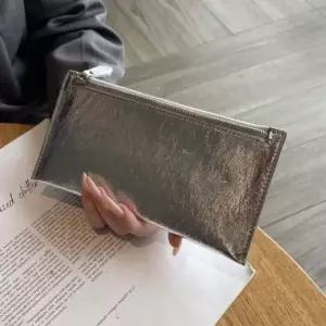 여성 모던 천연소가죽 실버 클러치백 정장룩 하객룩