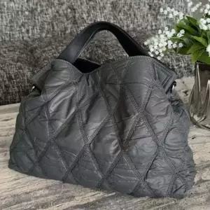 데일리 여성 토트 백 누빔 패딩 토트 백 그레이 손가방