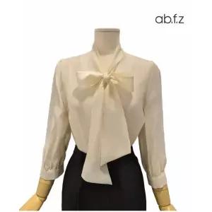 [롯데백화점]abfz 스트라이프 패턴 디테일 7부 리본 텐셀 블라우스 APA2HB41E