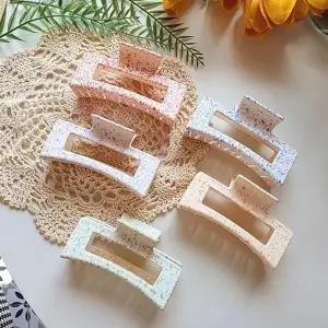 여자 무광 아크릴 도트 사각 올림머리 집게핀