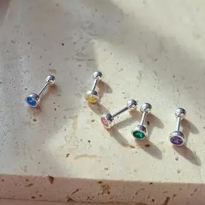 [옷자락]여자 미니멀 데일리 동글 큐빅 실버 스터드 피어싱