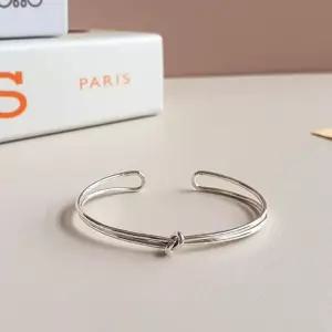 [옷자락]여자 빈티지 꼬임 실버 오픈형 뱅글 팔찌