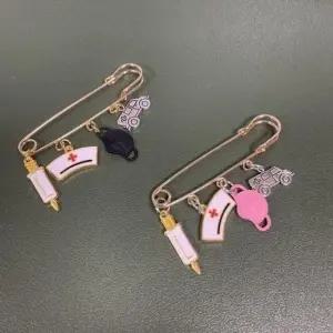 간호사 브로치 간호 옷핀 직장인 귀걸이 장식 캐주얼디자인 간호복 패션브로치