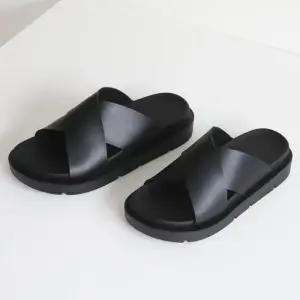 [옷자락]남자 심플 모던 데일리 와이드 크로스 슬리퍼 샌들