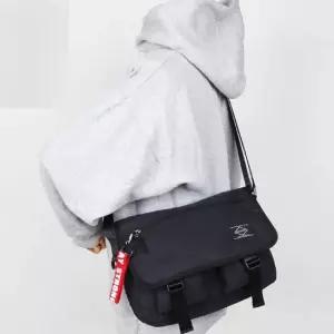 적당한 사이즈 남녀 캐주얼 데일리 메신저백 크로스백 데일리백 패션가방 데일리가방