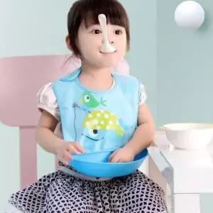 유아용턱받이 유아 아기 식사 이유식 받침 분리 턱받이 고래